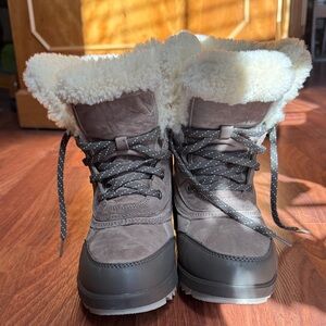 Sorel Women's Waterproof Brown Shearling-Lined Winter Boots